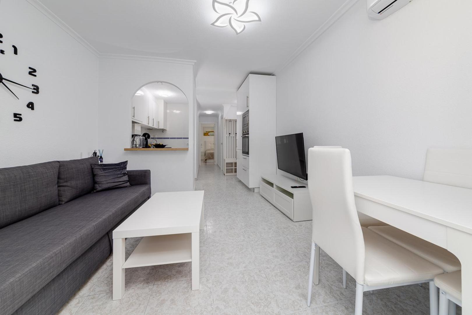 Calle Concordia 86, Two Bedroom Apartment, Up To 6 Guests, Near Del Cura Beach,Supermarket Mercadona And Central Bus Station Torrevieja Bagian luar foto